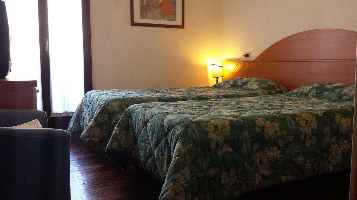 Giada Palace Apartments & Pool - Giada Palace Group ลุคคา ภายนอก รูปภาพ