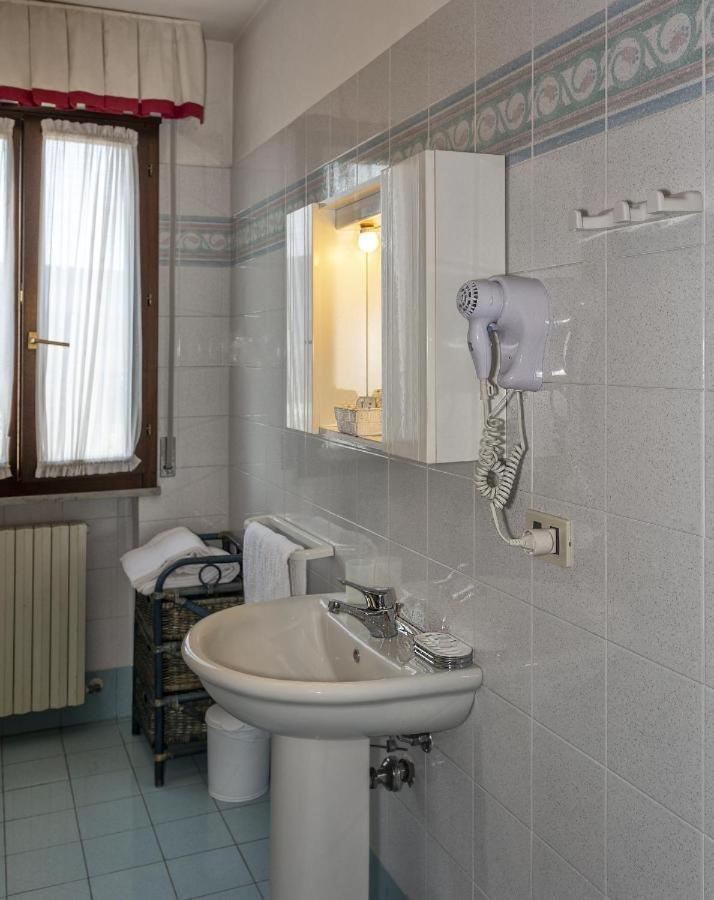 Giada Palace Apartments & Pool - Giada Palace Group ลุคคา ภายนอก รูปภาพ