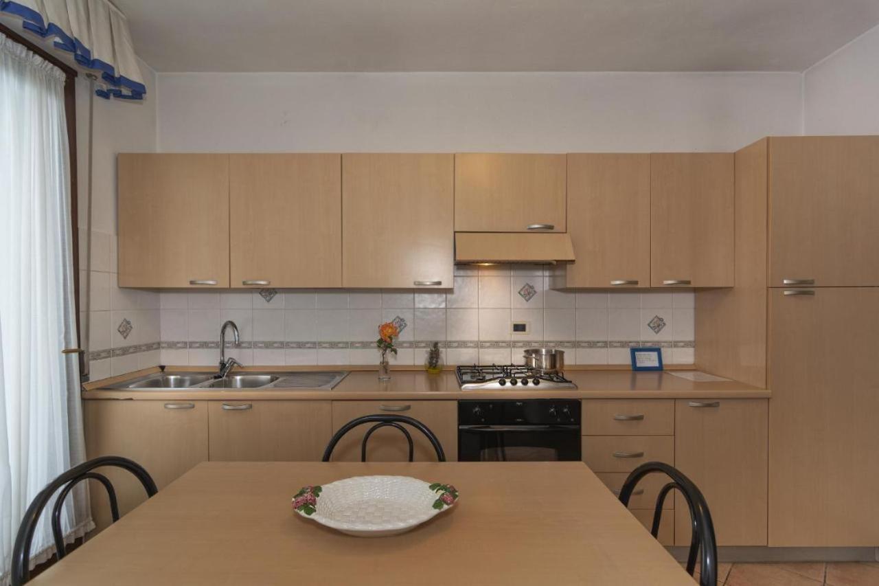 Giada Palace Apartments & Pool - Giada Palace Group ลุคคา ภายนอก รูปภาพ