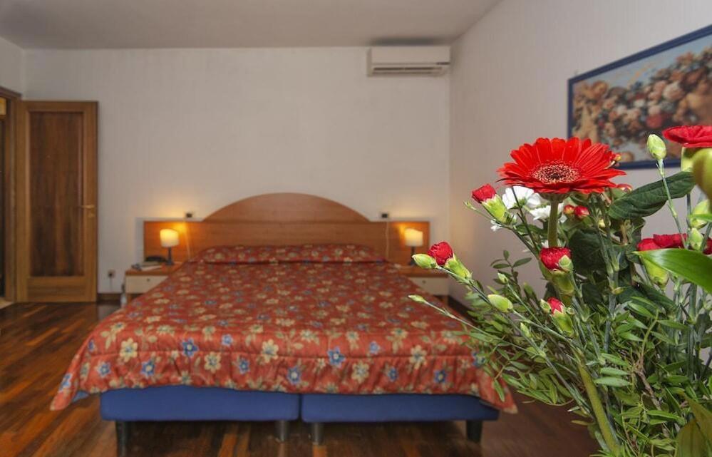 Giada Palace Apartments & Pool - Giada Palace Group ลุคคา ภายนอก รูปภาพ